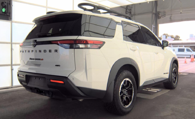 2024 Nissan Pathfinder Rock Creek — photo 3 of 8