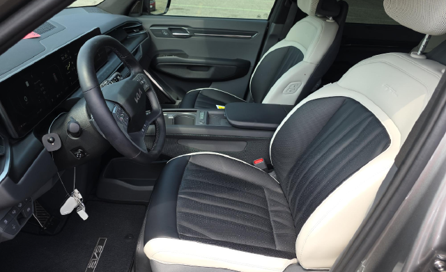 2024 Kia EV9 GT-Line — photo 5 of 9