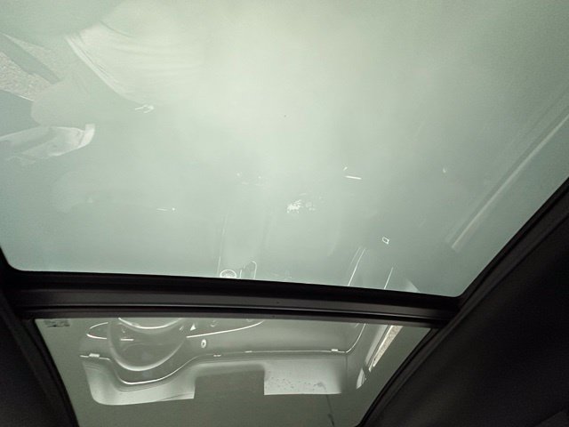 2023 Genesis GV70 2.5T — photo 17 of 41