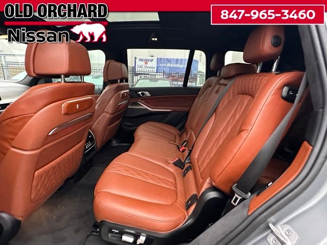 2024 BMW X7 M60i — photo 15 of 23