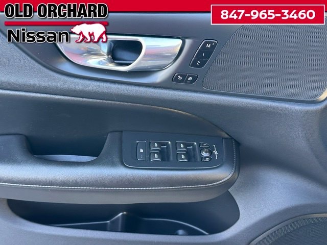 2024 Volvo S60 B5 Core Dark Theme — photo 12 of 24