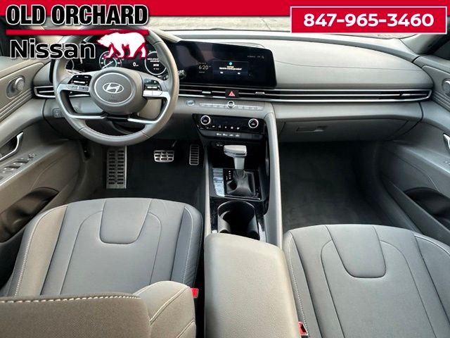 2025 Hyundai Elantra Hybrid SEL Sport — photo 13 of 21