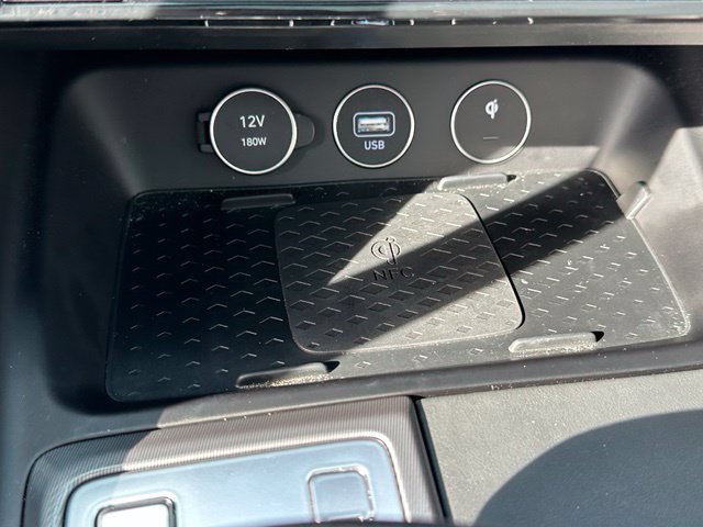 2025 Genesis G70 3.3T Sport Advanced — photo 36 of 39