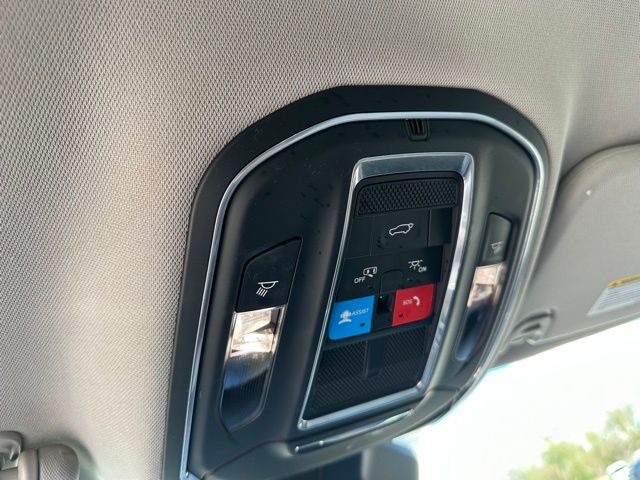 2022 Jeep Wagoneer Series III — photo 36 of 36