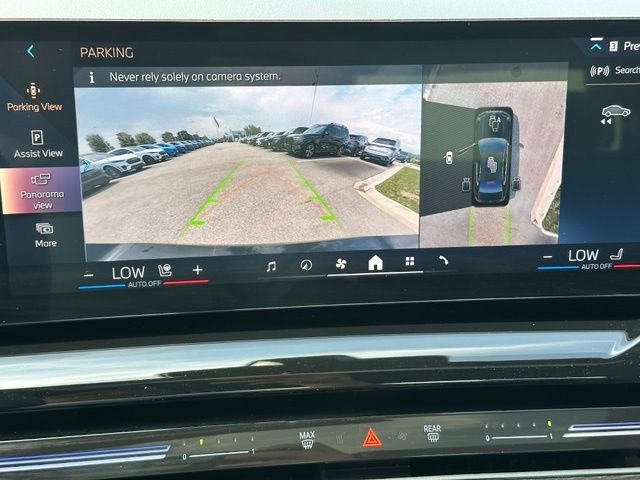 2025 BMW 5 Series 530i xDrive — photo 24 of 27