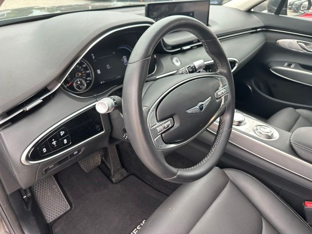 2025 Genesis GV70 2.5T — photo 23 of 31