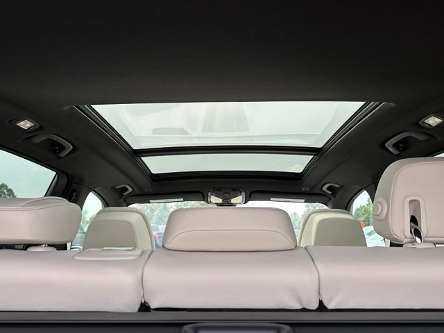 2022 BMW X5 xDrive45e — photo 10 of 46