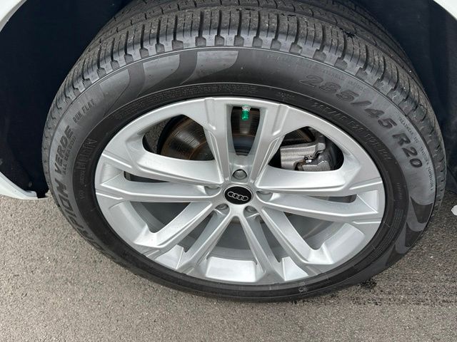 2025 Audi Q7 55 Premium Plus — photo 9 of 34