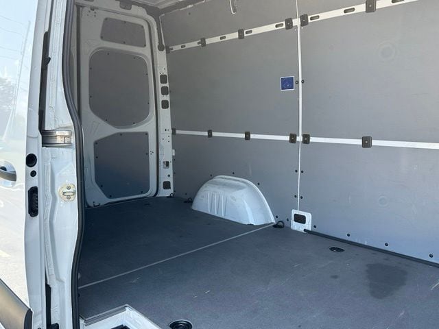 2025 Mercedes-Benz Sprinter 2500 Cargo 144 WB — photo 11 of 26