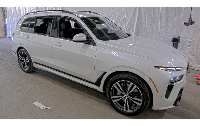 2024 BMW X7 xDrive40i — photo 2 of 9
