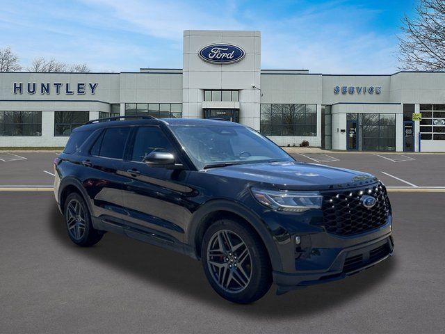 2025 Ford Explorer ST — photo 4 of 38