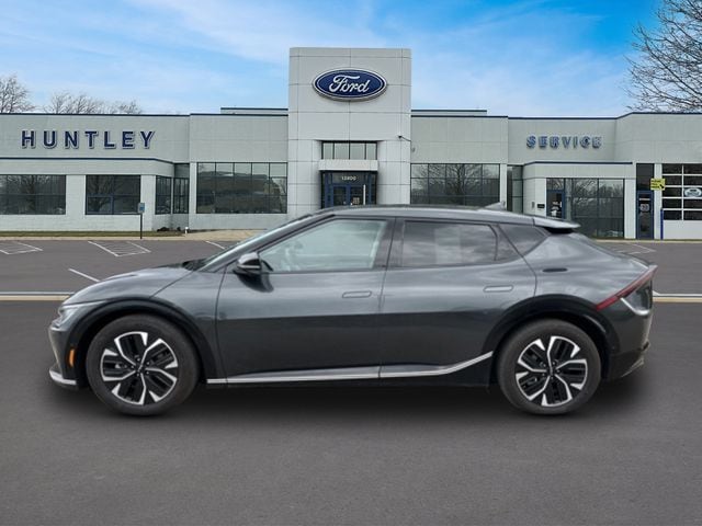 2024 Kia EV6 Wind — photo 7 of 32