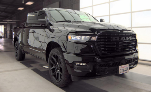 2025 Ram 1500 Laramie — photo 2 of 8