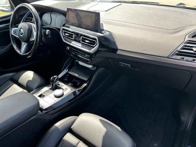 2022 BMW X4 xDrive30i — photo 11 of 28