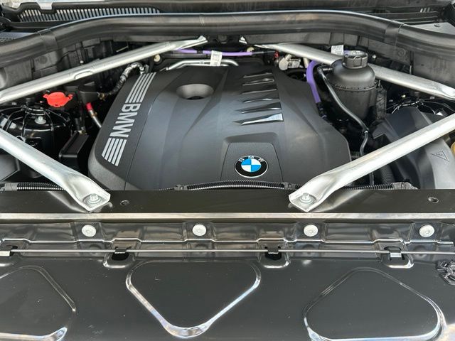 2025 BMW X5 xDrive40i — photo 9 of 31