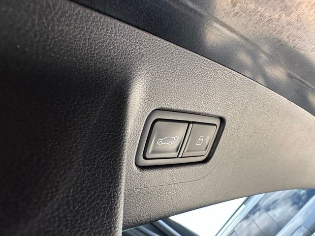 2024 Hyundai Santa Fe Calligraphy — photo 17 of 49