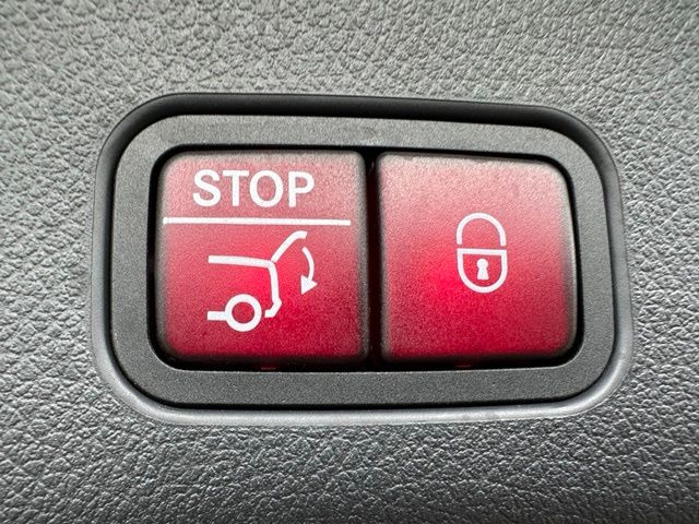 2024 Mercedes-Benz GLC GLC 300 — photo 11 of 31