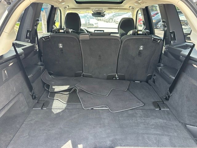 2025 Volvo XC90 B6 Plus 7-Seater — photo 9 of 49