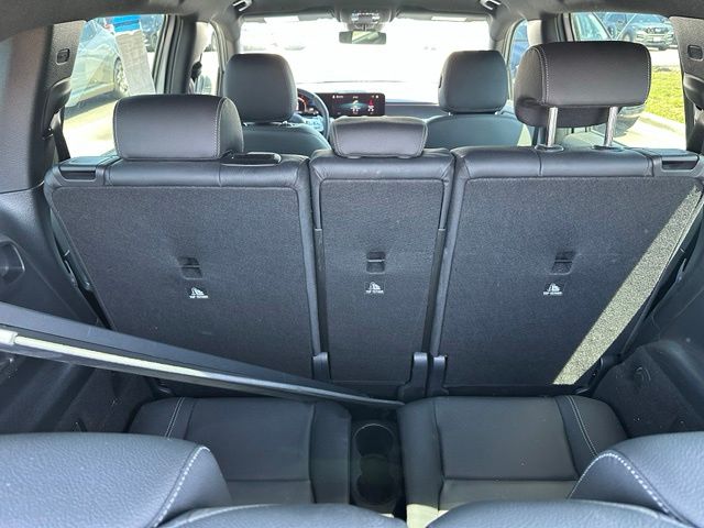 2022 Mercedes-Benz GLB GLB 35 AMG® — photo 13 of 34