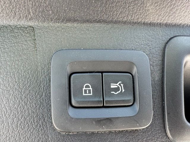 2025 Mazda CX-50 Hybrid Premium Plus — photo 10 of 28