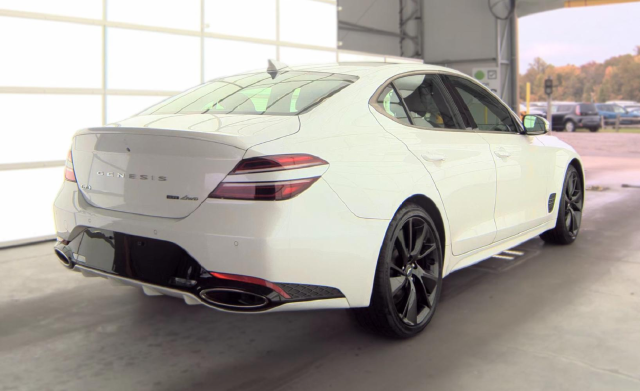 2023 Genesis G70 3.3T — photo 3 of 4