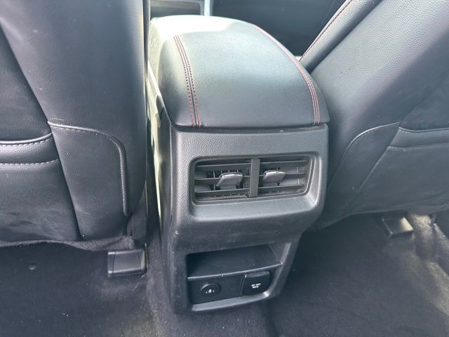 2023 Ford Edge ST-Line — photo 15 of 26