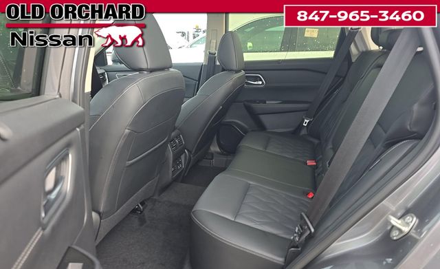 2025 Nissan Rogue Platinum — photo 12 of 12