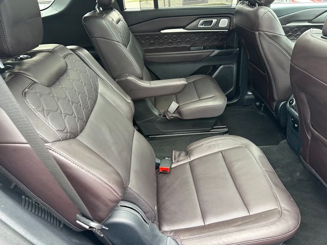 2025 Ford Explorer Platinum — photo 15 of 34