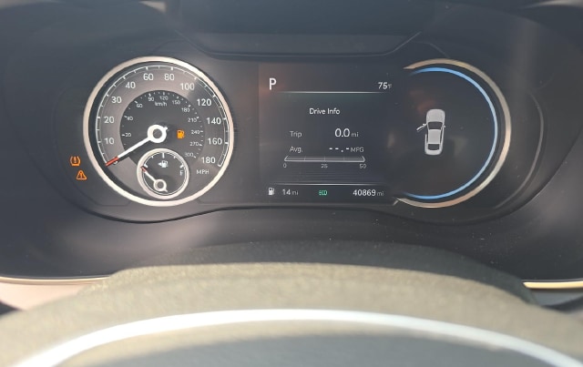 2023 Genesis G70 3.3T — photo 9 of 11