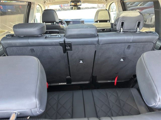 2024 BMW X7 xDrive40i — photo 13 of 48