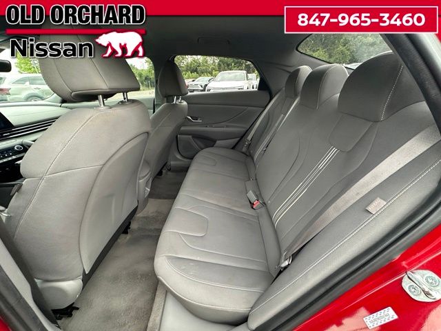 2024 Hyundai Elantra SEL — photo 12 of 21