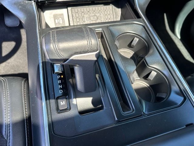 2023 Ford F-150 Raptor — photo 24 of 37