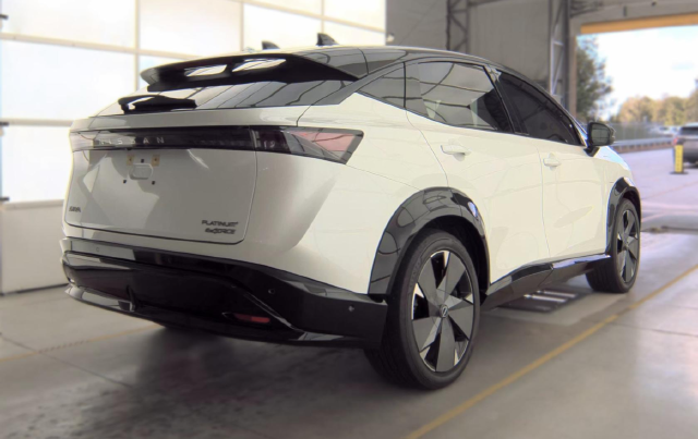 2024 Nissan Ariya Platinum+ e-4orce — photo 3 of 9
