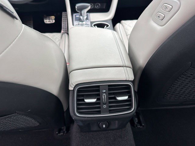 2023 Genesis G70 3.3T — photo 18 of 39