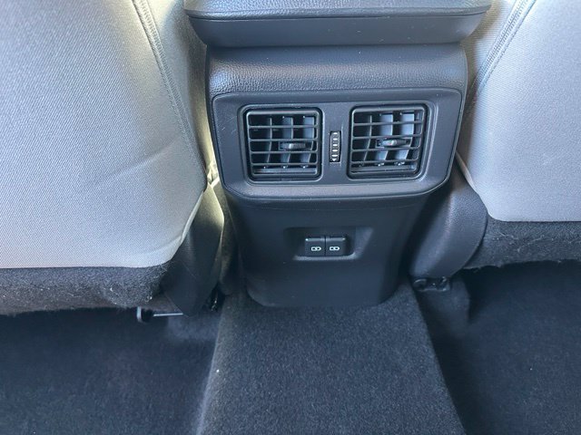 2024 Toyota RAV4 Hybrid XLE — photo 18 of 29