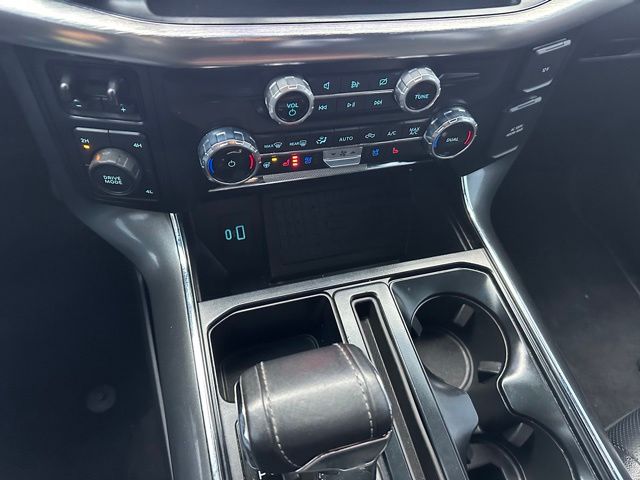 2023 Ford F-150 Lariat — photo 19 of 37