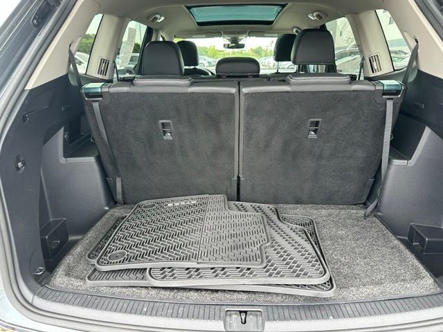 2023 Volkswagen Atlas SEL — photo 12 of 34