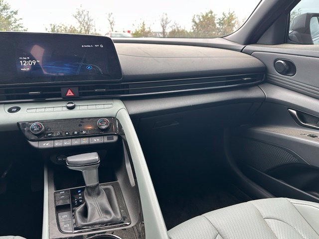 2025 Hyundai Elantra Hybrid Limited — photo 14 of 26