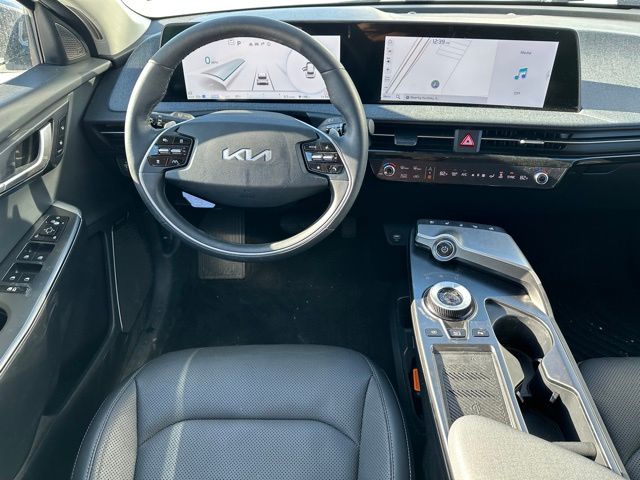2024 Kia EV6 Wind — photo 14 of 27