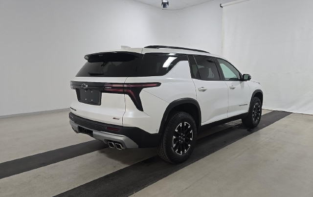 2024 Chevrolet Traverse Z71 — photo 4 of 9