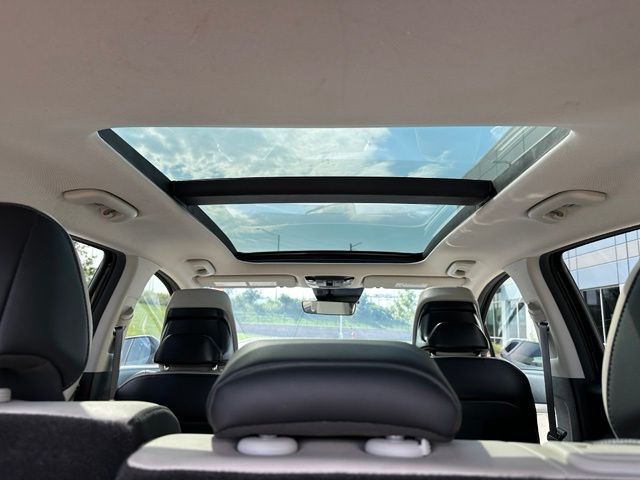 2024 Kia Sportage Hybrid EX — photo 10 of 31