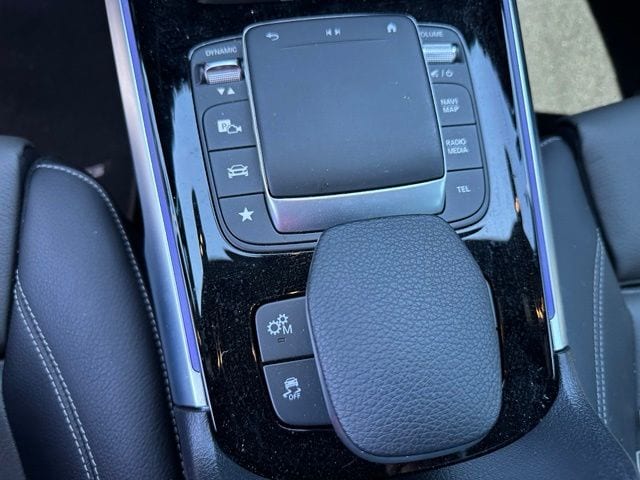 2022 Mercedes-Benz GLB GLB 35 AMG® — photo 23 of 34
