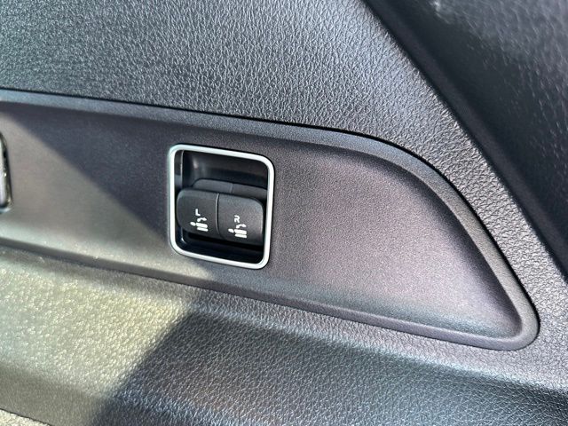 2025 Mercedes-Benz GLE GLE 350 — photo 14 of 34