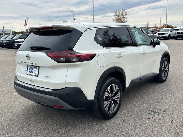 2021 Nissan Rogue SV — photo 4 of 26