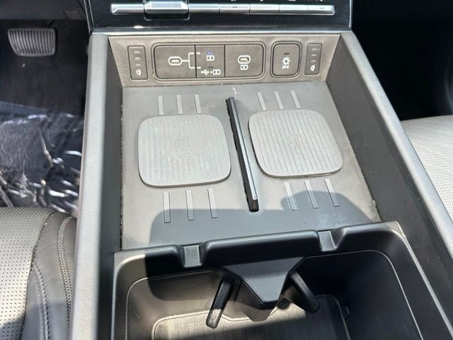 2024 Hyundai Santa Fe Calligraphy — photo 27 of 49