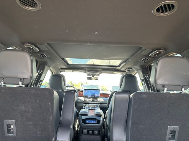 2022 Lincoln Navigator Reserve — photo 12 of 38