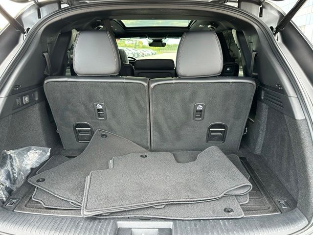 2024 Acura MDX A-Spec — photo 12 of 32
