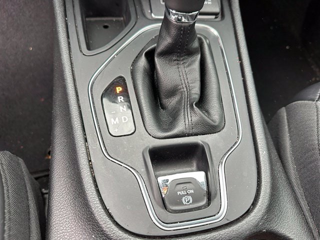 2020 Jeep Cherokee Latitude Plus — photo 18 of 23