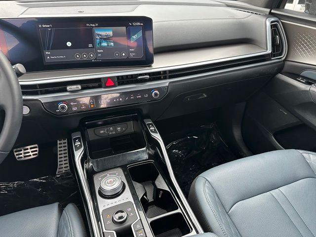 2025 Kia Sorento Plug-In Hybrid SX Prestige — photo 20 of 45