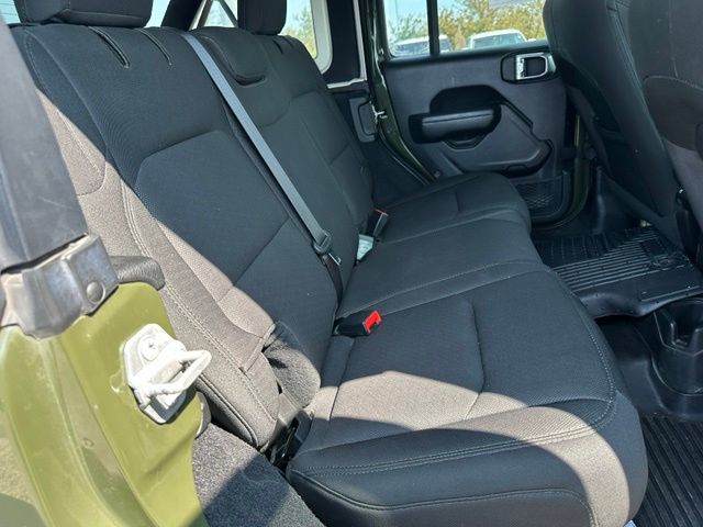 2022 Jeep Wrangler Unlimited Sport Altitude — photo 10 of 26